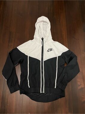 Nike wind breaker